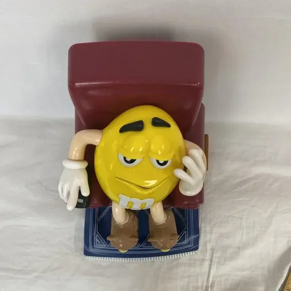 Vintage 1999 M&M's Yellow Candy Dispenser Recliner Chair Remote Couch Potato - Picture 4 of 14